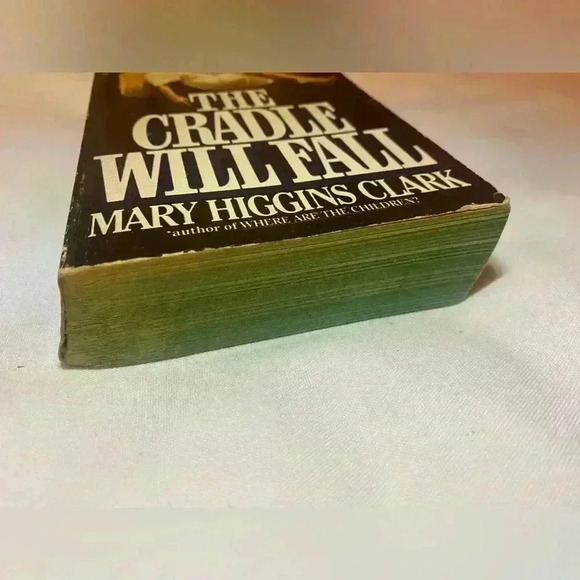 NATIONAL BEST SELLER “The Cradle Will Fall” By Mary Higgins Clark Softcover Book - Picture 3 of 5